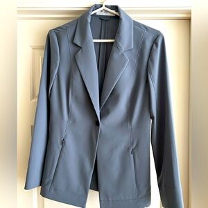 Gently worn no stains - MM LaFleur Moreland Jacket Sz 4. Blue gray color.
